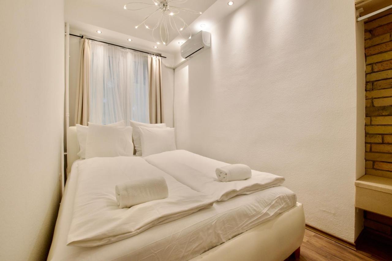 Standard Apartment By Hi5 - Center Of City Center Budapest Exterior foto